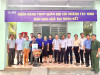 : Lãnh đạo UBMTTQVN tỉnh, huyện Châu Thành và đơn vị tài trợ chụp hình lưu niệm tại lễ trao nhà cho ông Trần Văn Thịnh