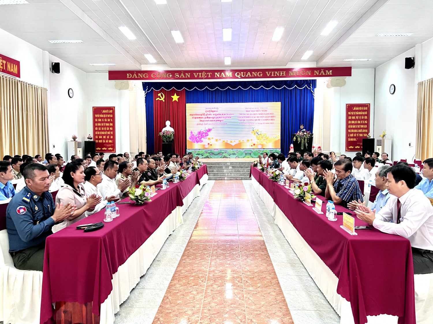 Châu Thành: Họp mặt hữu nghị mừng xuân Quý Mão năm 2023 với các huyện giáp biên thuộc Vương Quốc Campuchia
