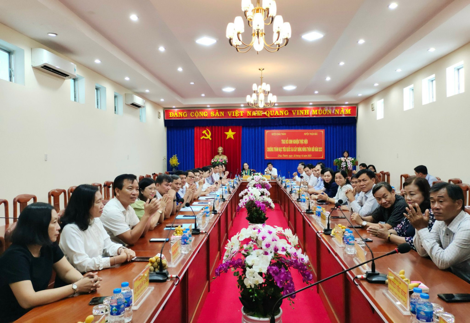 Huyện Thuận Bắc, tỉnh Ninh Thuận tham quan học tập kinh nghiệm về xây dựng nông thôn mới tại huyện Châu Thành