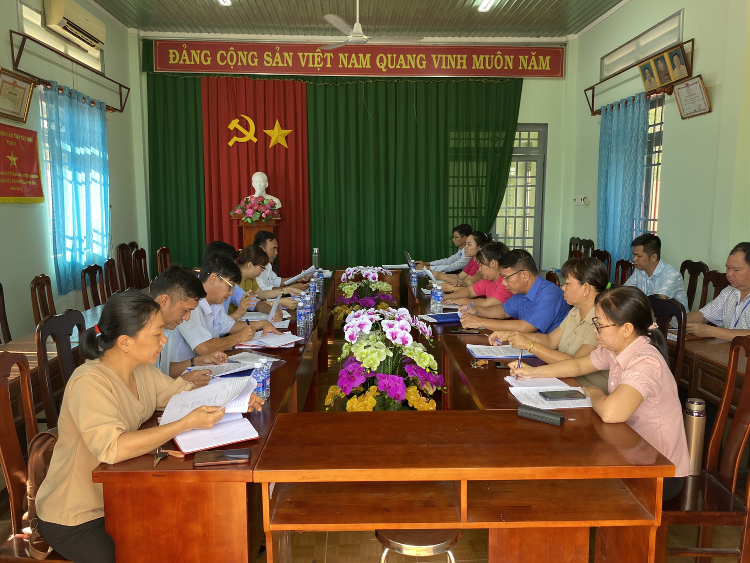 Hội đồng nhân dân xã Thành Long giám sát kết quả giải quyết thủ tục hành chính