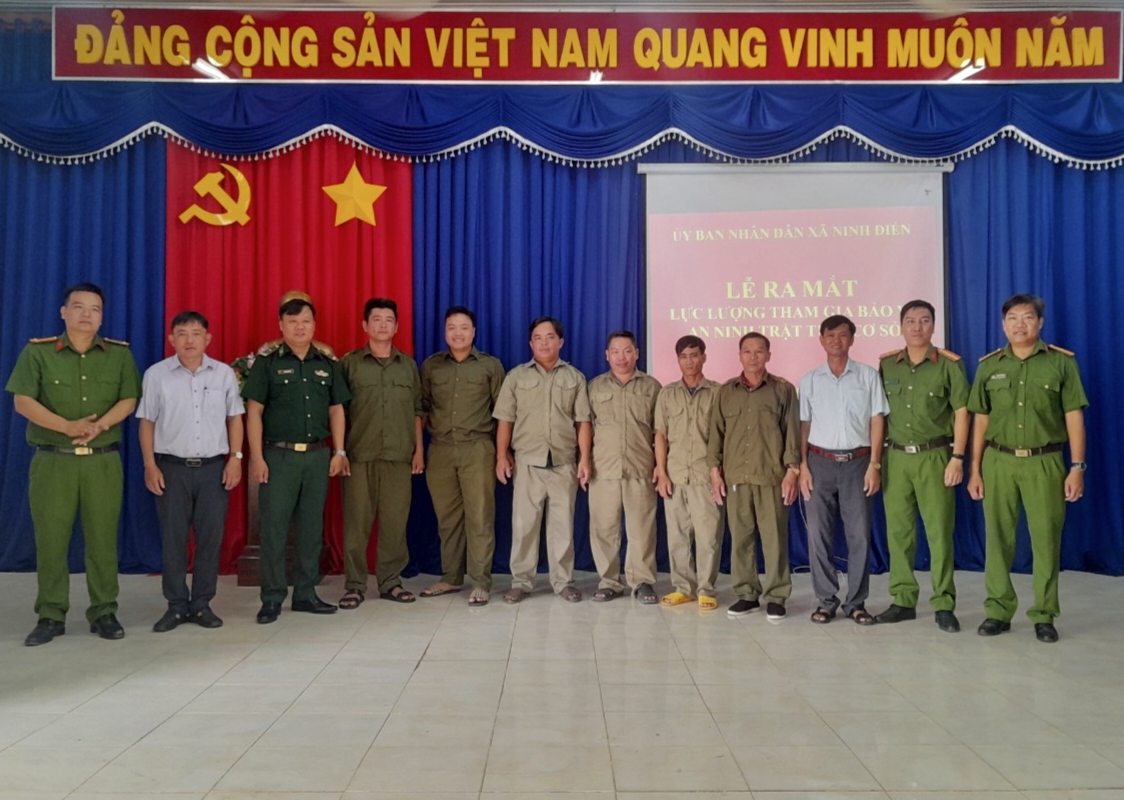 Ninh Điền: Ra mắt lực lượng tham gia bảo vệ an ninh trật tự ở cơ sở