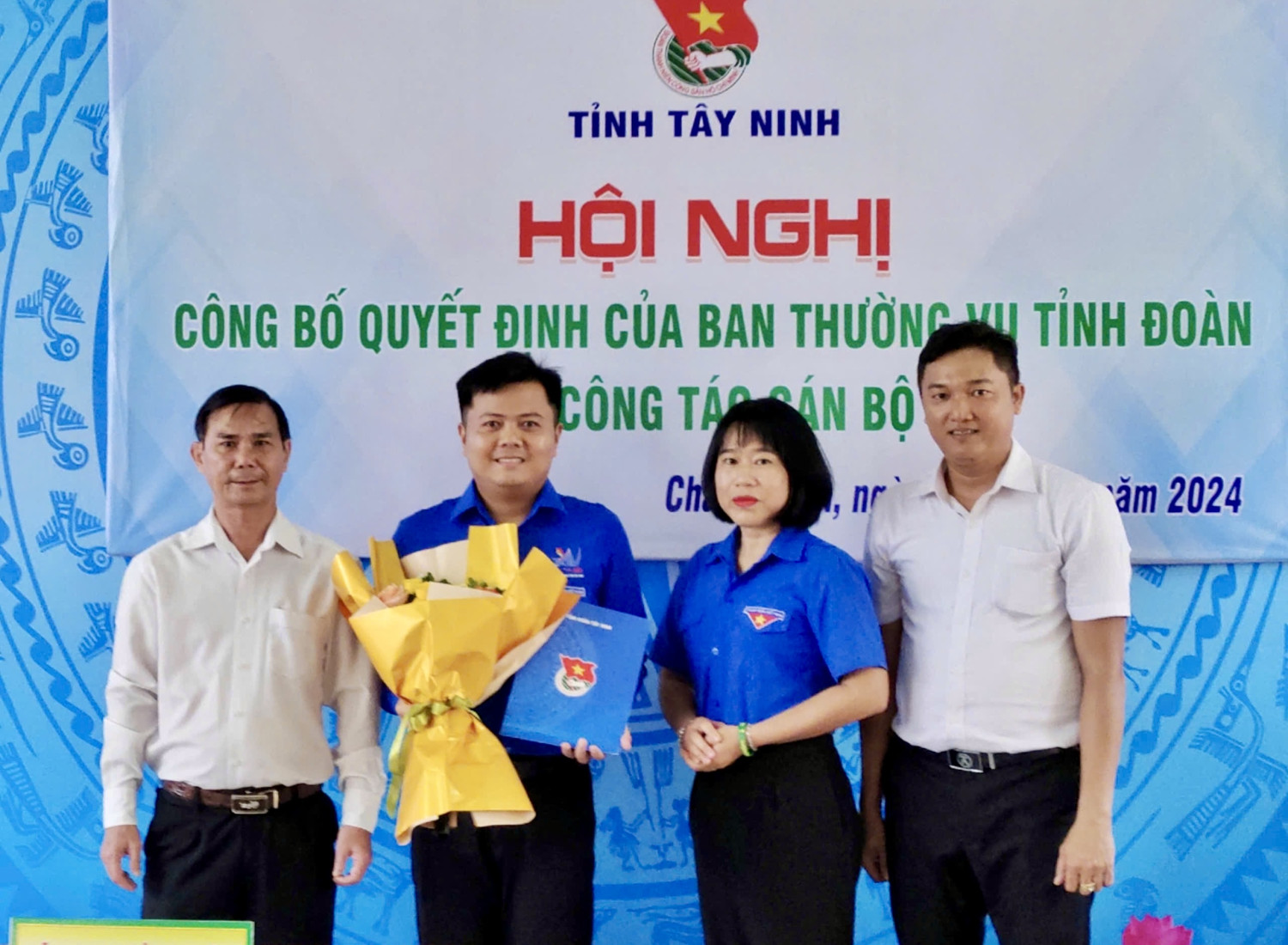 Trao Quyết định công nhận Phó bí thư Huyện đoàn Châu Thành