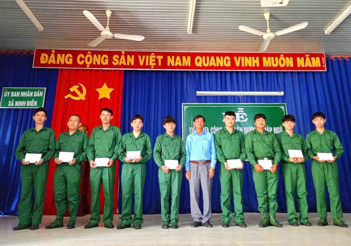 Ninh Điền: Tổ chức Lễ tiễn đưa công dân lên đường nhập ngũ năm 2025