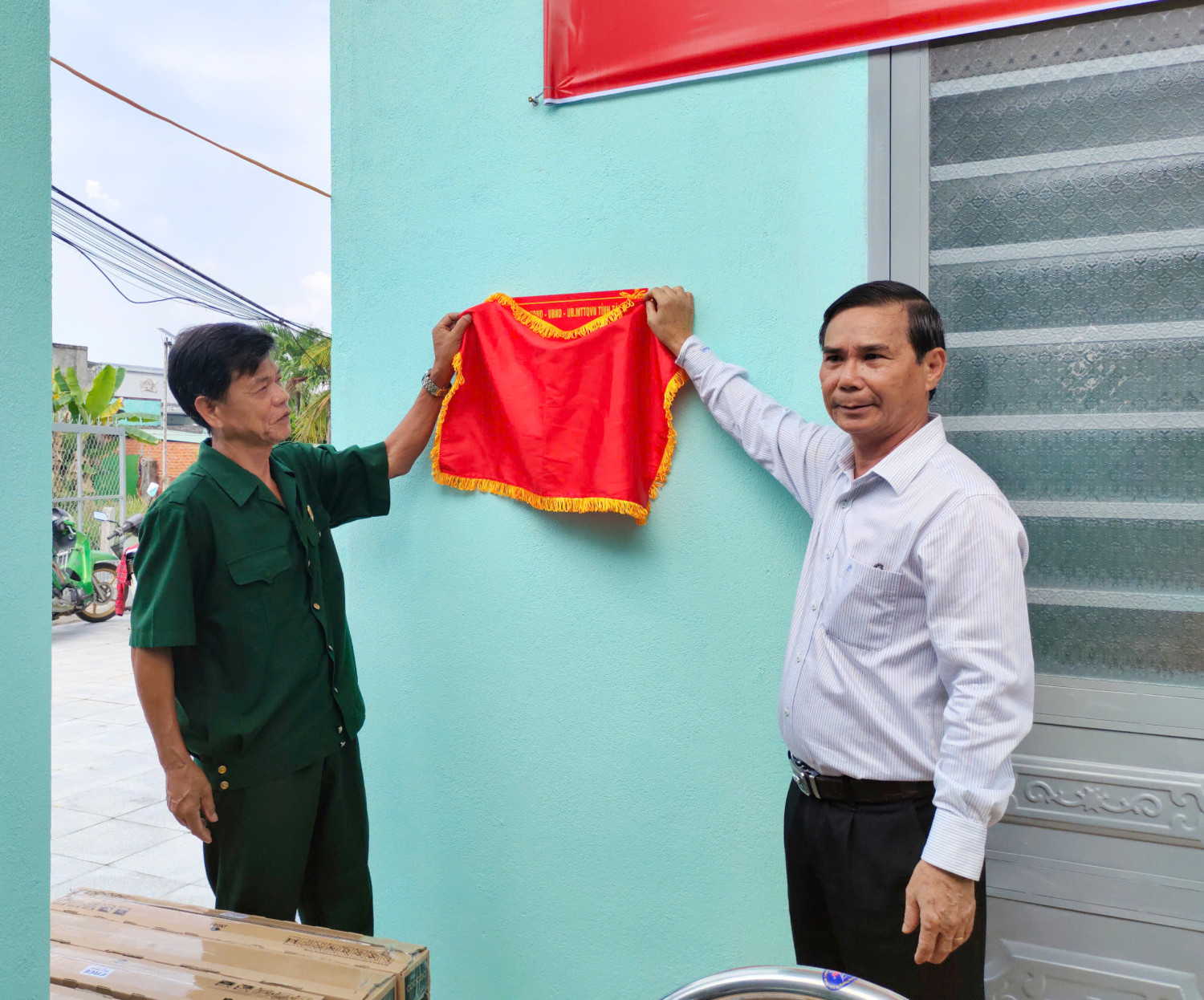 Châu Thành: Bàn giao 12 căn Nhà tình nghĩa cho gia đình chính sách